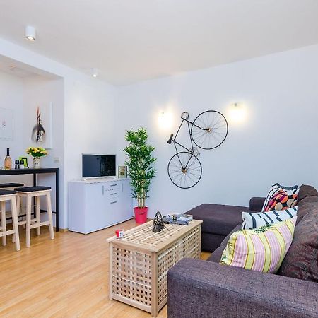 Private Garden Apartment ドゥブロブニク エクステリア 写真