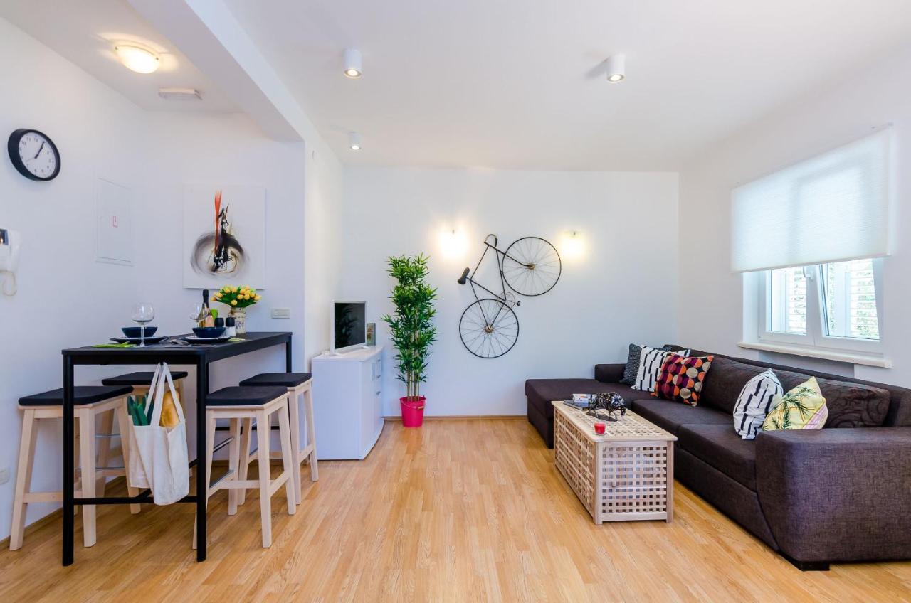 Private Garden Apartment ドゥブロブニク エクステリア 写真