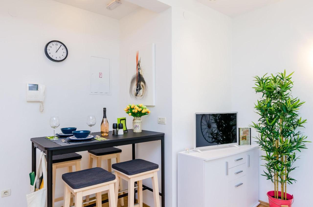 Private Garden Apartment ドゥブロブニク エクステリア 写真